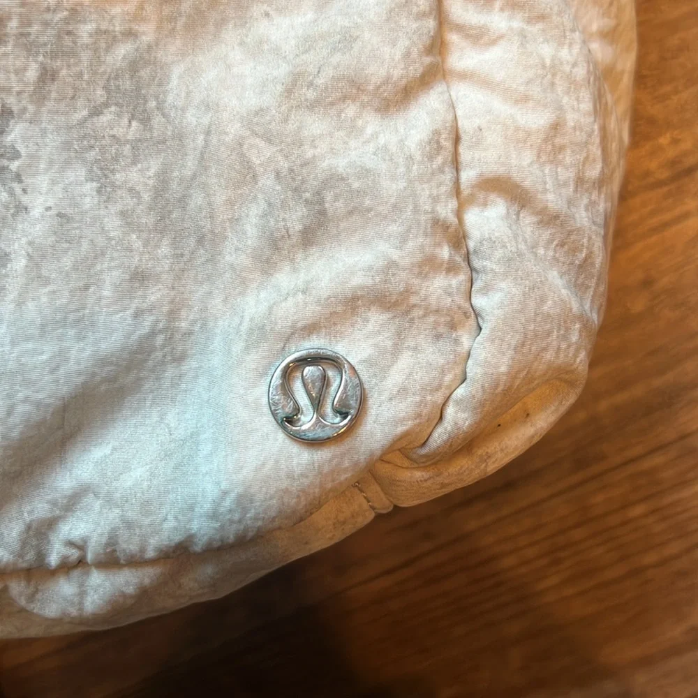 lululemon athletica organized feeling